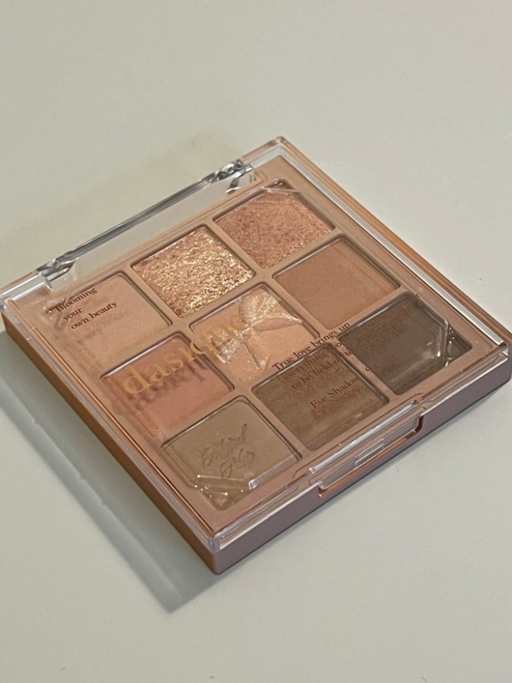 DAISIQUE Eyeshadow Palette 24 MUTED NUTS